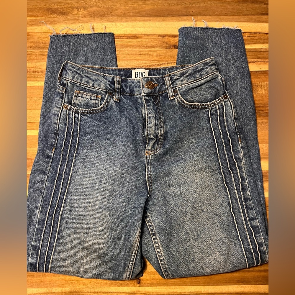 UO BDG Ribbed Sides Mom Jeans Size W25/L32